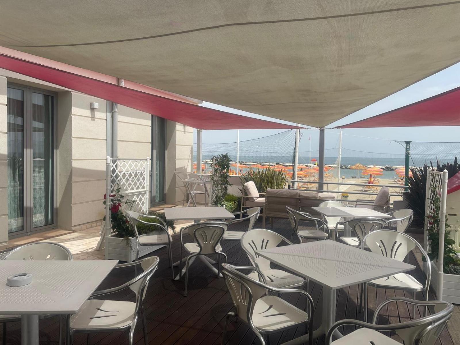 Hotel & Residence Cavalluccio Marino Rimini Exterior photo